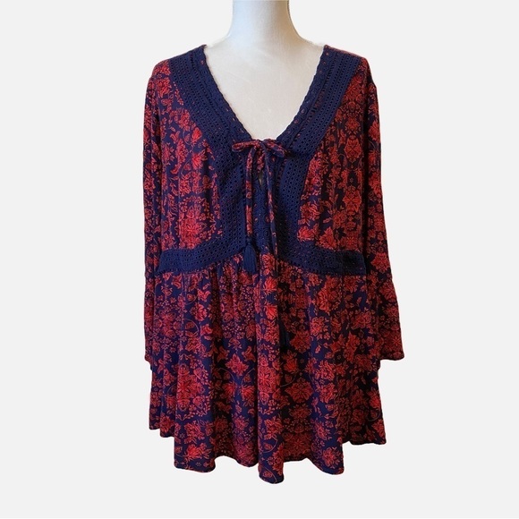 Torrid Red Blue Babydoll Gauze Crochet Trim Lace Up Floral Boho Top Size 4 - Picture 4 of 15